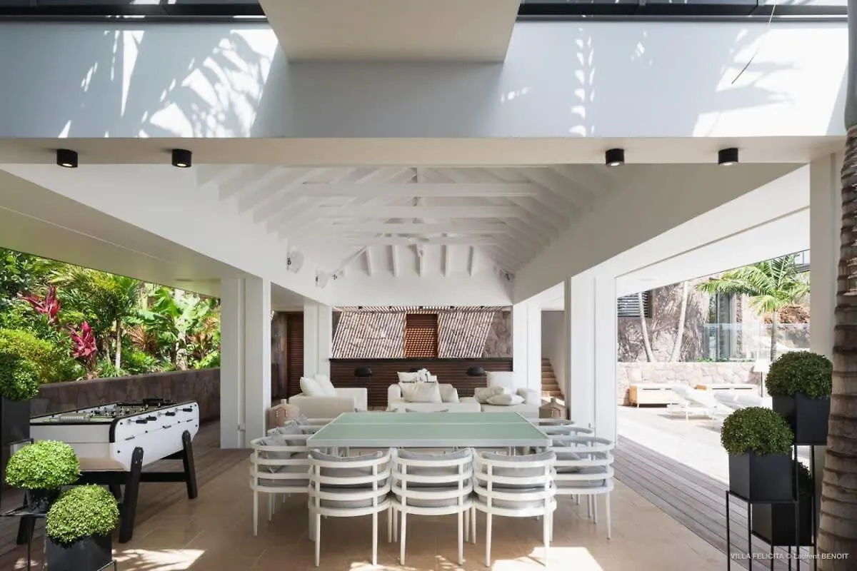On A Hill Side Villa With Superb Amenities St. Barthelemy