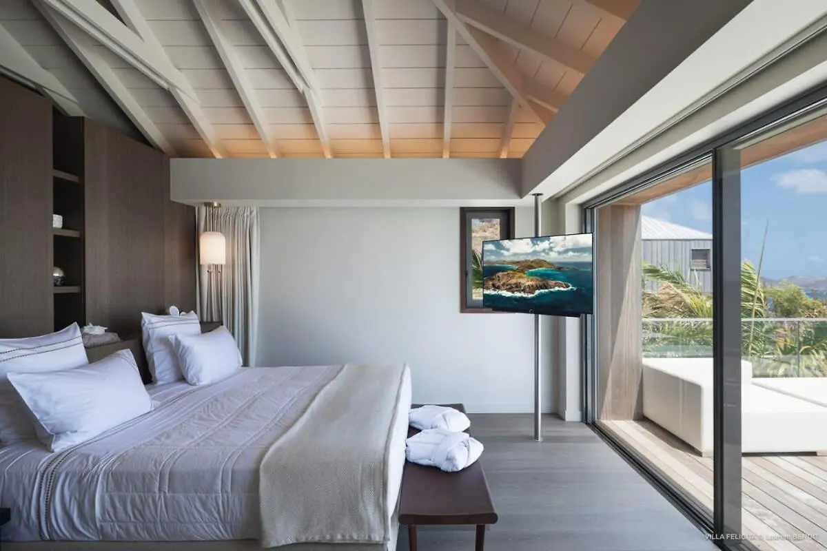 On A Hill Side Villa With Superb Amenities St. Barthelemy
