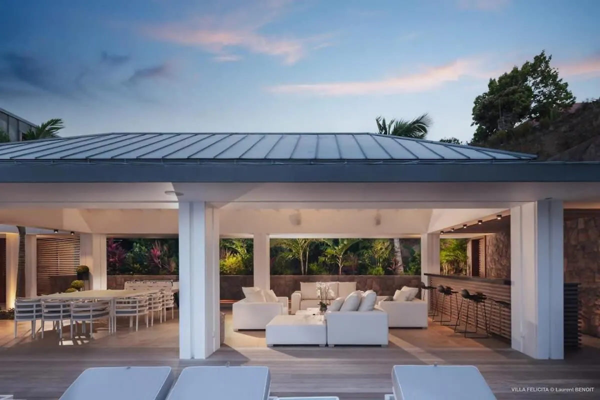 On A Hill Side Villa With Superb Amenities St. Barthelemy