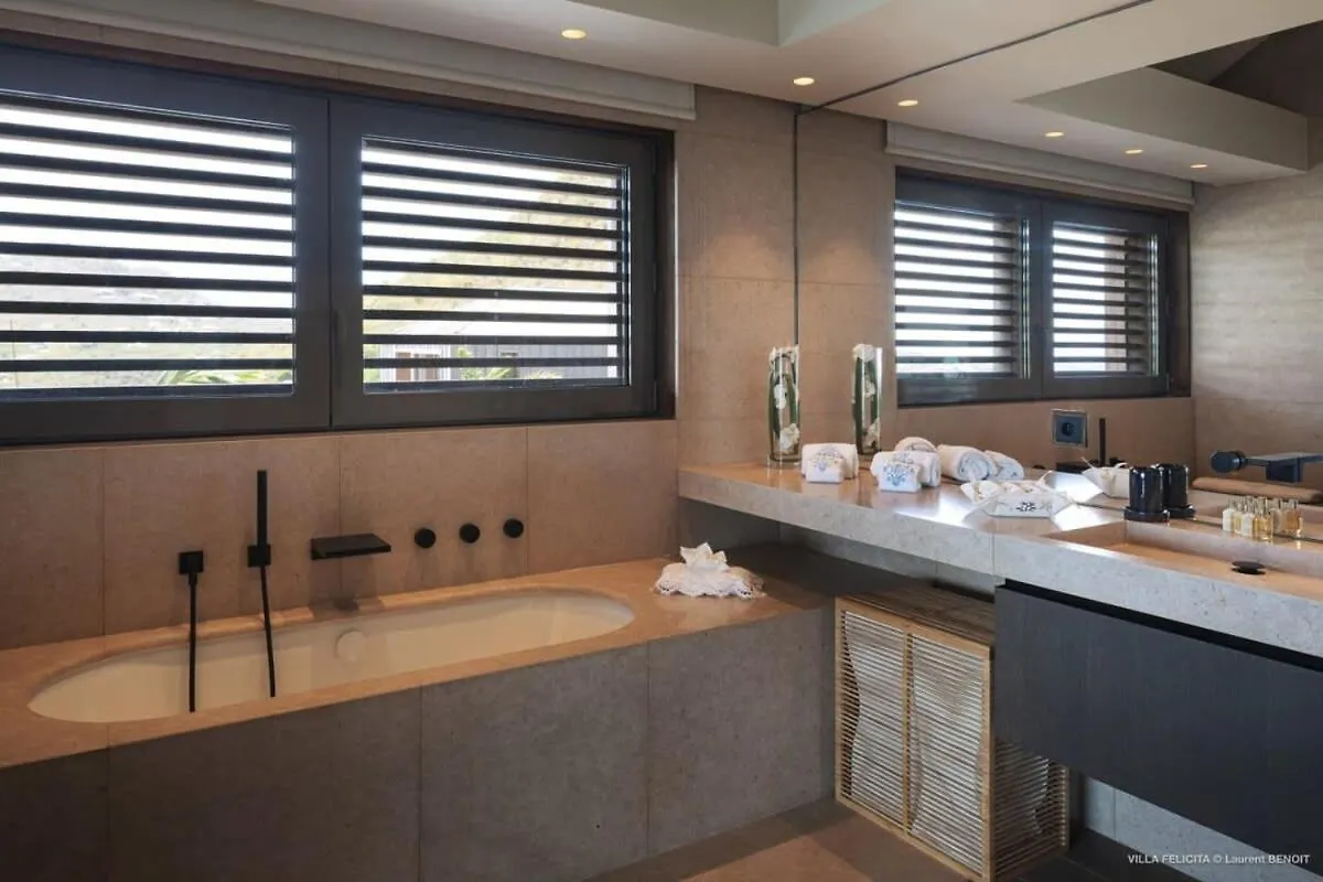 On A Hill Side Villa With Superb Amenities St. Barthelemy